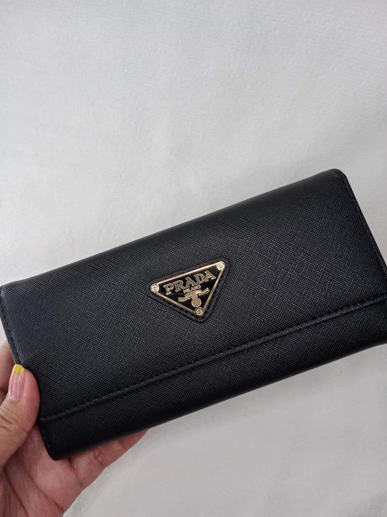 Prada logo 2025 plaque wallet
