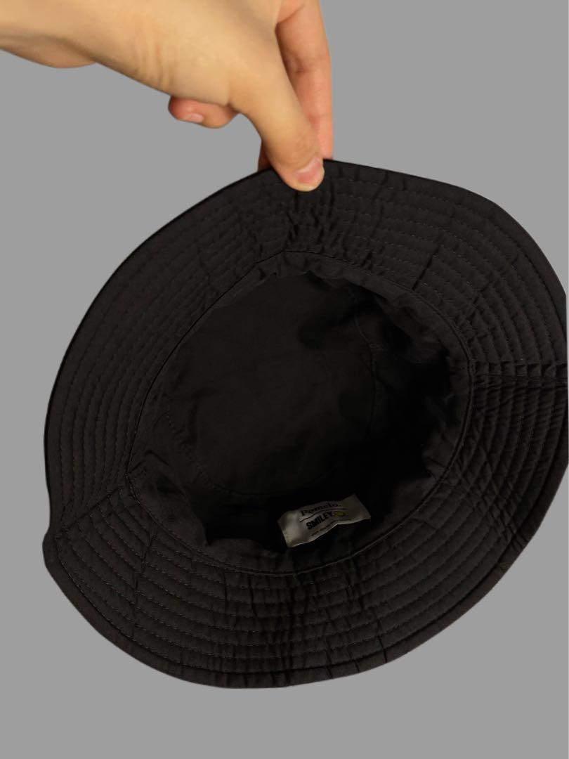POMELO REVERSIBLE SMILEY BUCKET HAT, Men's Fashion, Watches
