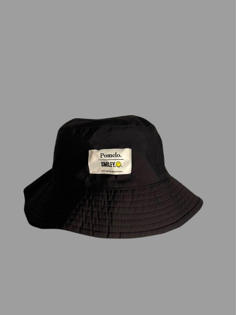 POMELO REVERSIBLE SMILEY BUCKET HAT, Men's Fashion, Watches