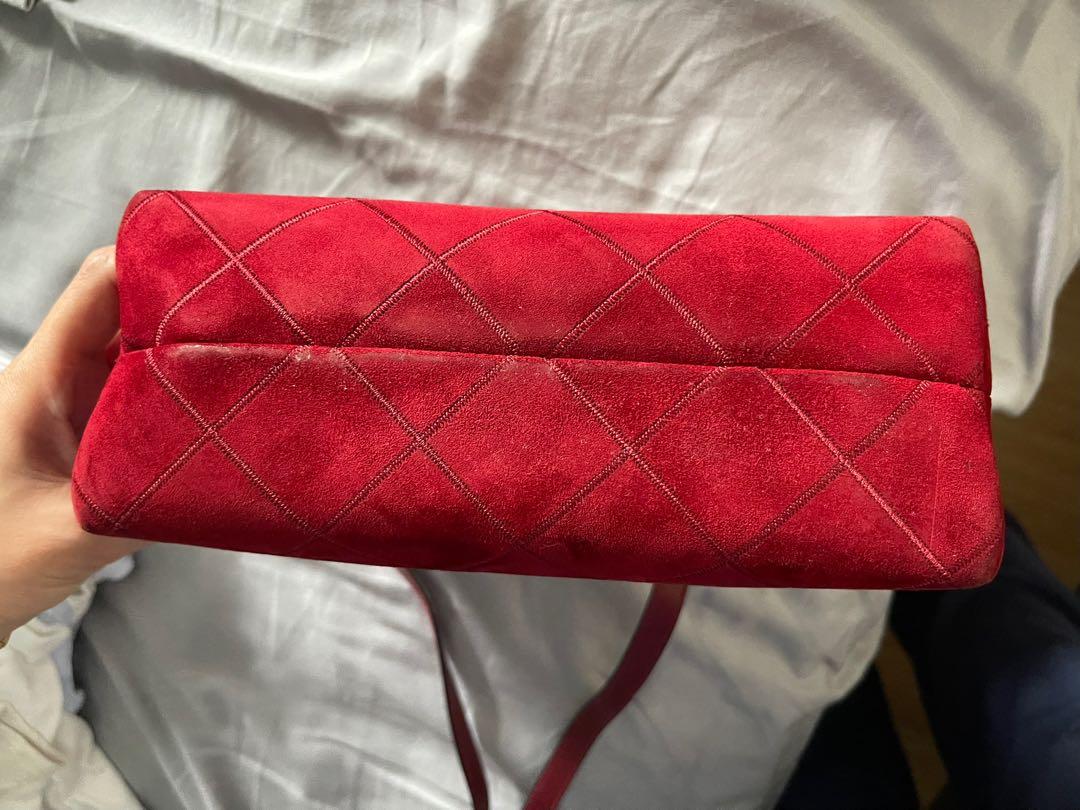Salvatorre Ferragamo (Category: Luxury Bags & Wallets) located in Quezon City. Submitted by klosetmanila (Listing ID 1172892967, Image 3). Description: Vintage Salvatorr Ferragamo Red suede and smooth leather crossbody bag No inclusions.