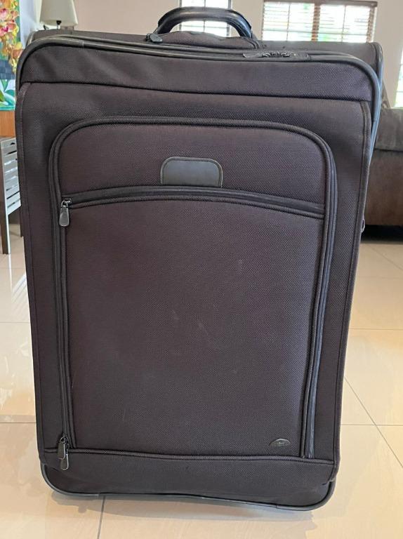 Samsonite big shop wheel luggage