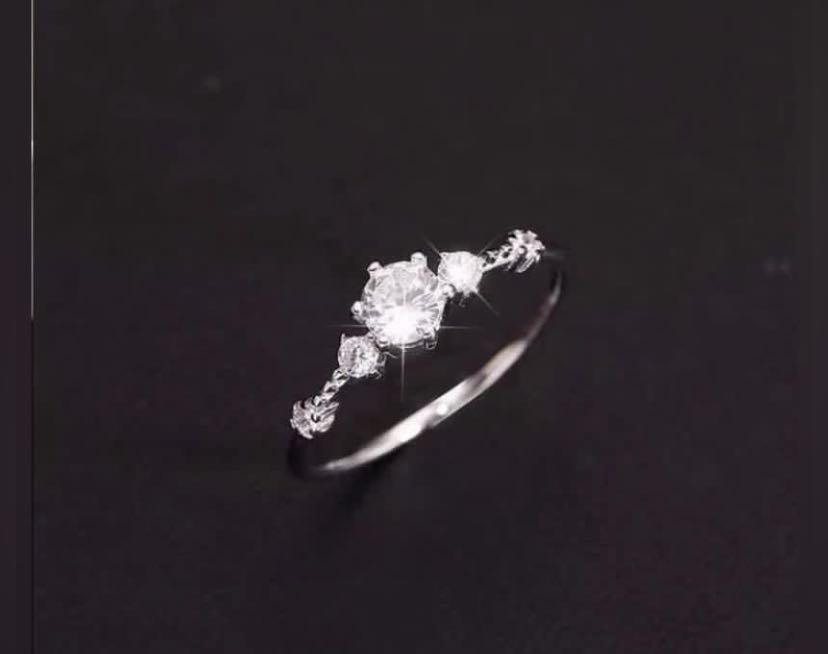 Ring single diamond Clearance