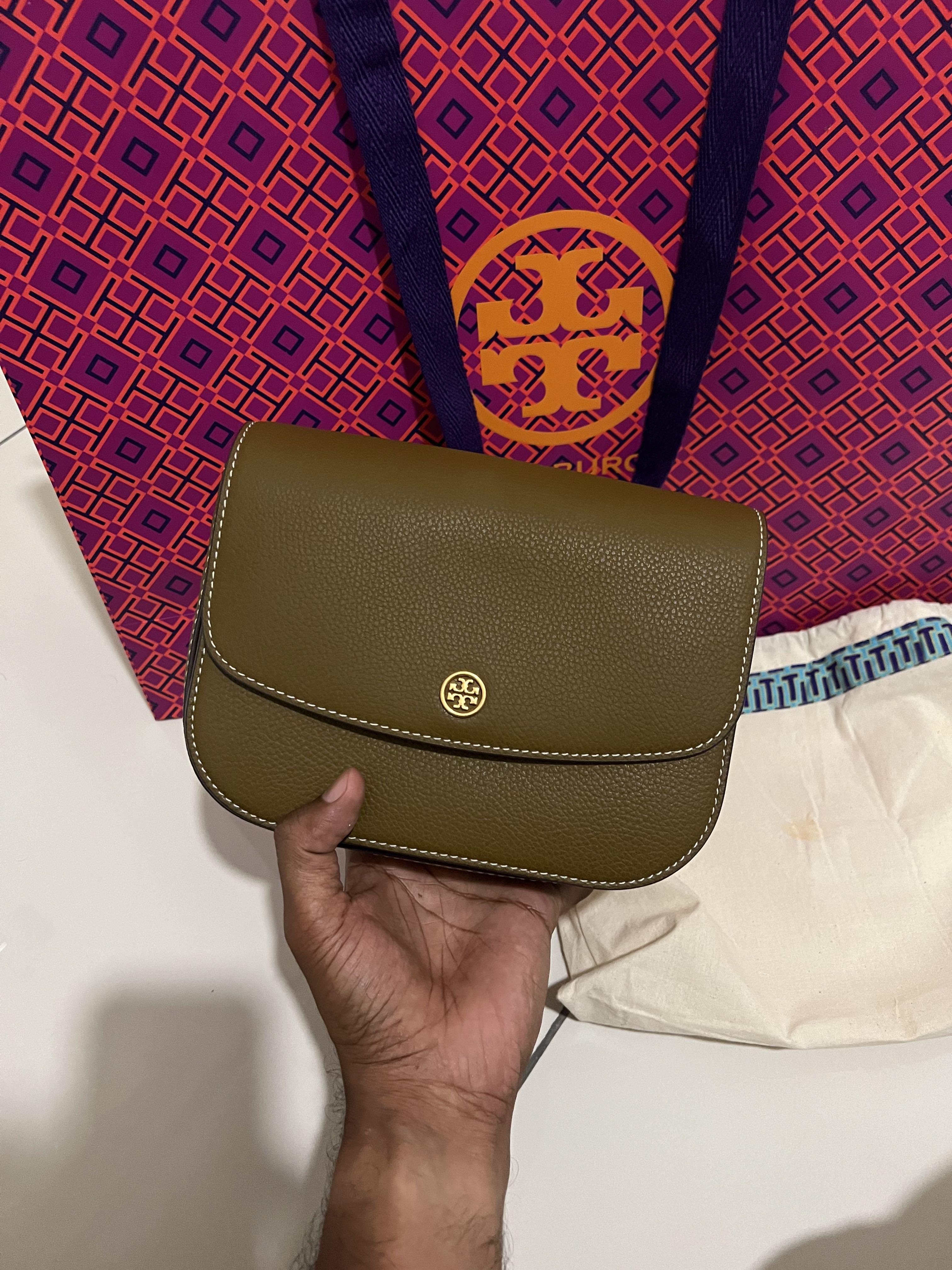 Tory Burch Robinson Pebbled Shoulder Bag, Luxury, Bags & Wallets on  Carousell