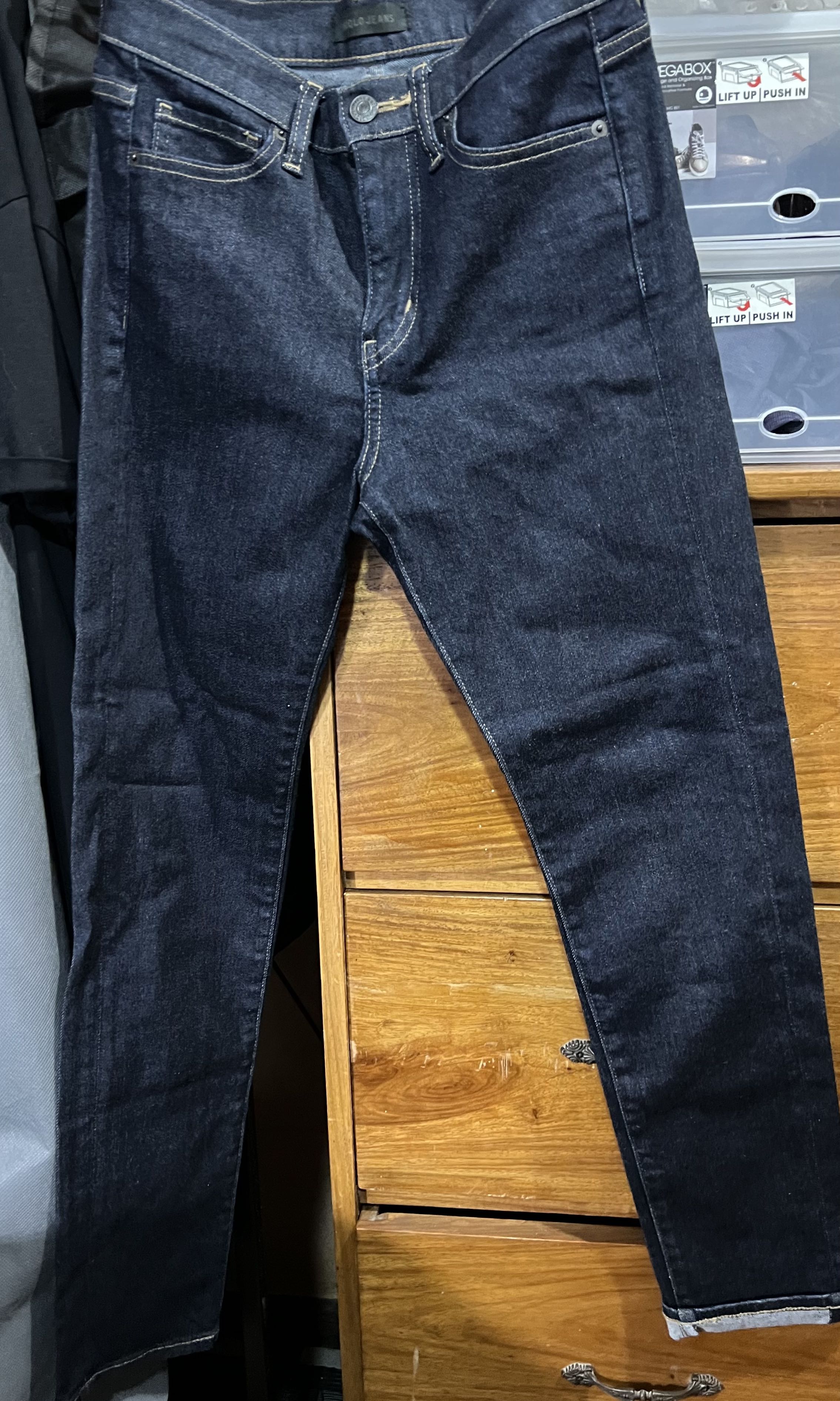 Uniqlo women jeans small size 26, Women 
