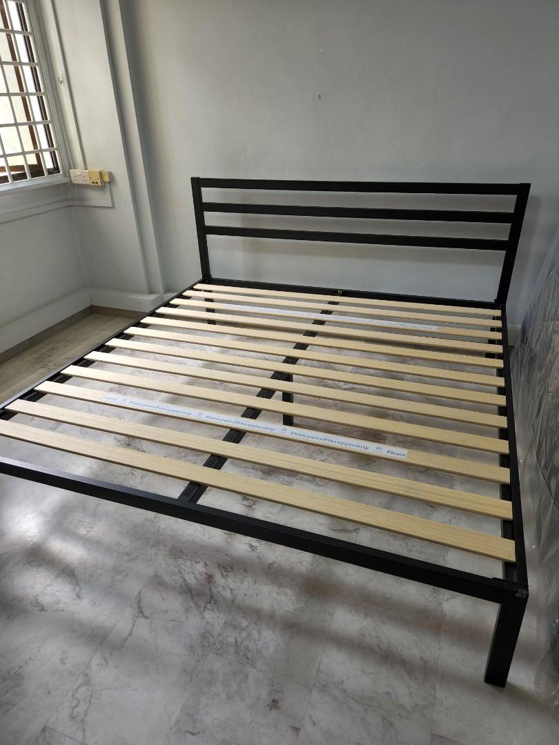 Zinus Mia Modern Studio Black Metal Bedframe King size
