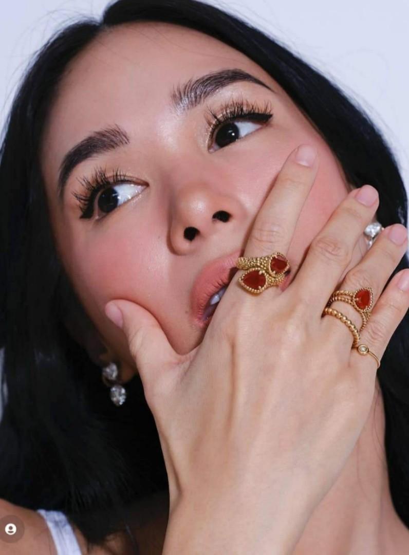 18k HongKong setting boucheron ring (Category: Rings) located in Manila. Submitted by bhelgoldseller2ndaccount (Listing ID 1172982528, Image 1). Description: New!!✨New!!✨New!! Authentic 18k HK gold ring💫💫💫 💯pawnable/naisasanla 💯with high appraisal rate 💯good investment 💯Direct supplier price 😘 👉OPEN for resellers 👌👌 🌺please take time to evaluate their actual sizes and grams 👉👉Best panggift for all occasions ✅ Sold per grams not per 
