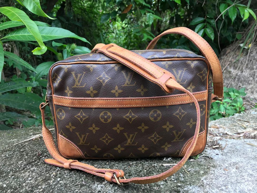 Louis Vuitton Rivet Brown Canvas Shoulder Bag (Pre-Owned)