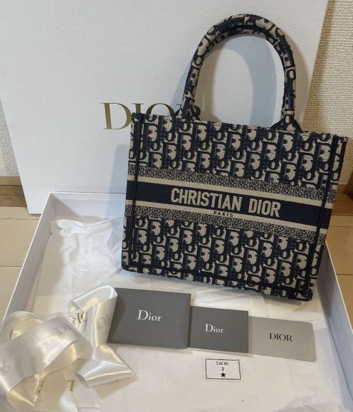 All About the Christian Dior Oblique Book Tote and How to Authenticate It -  Academy by FASHIONPHILE