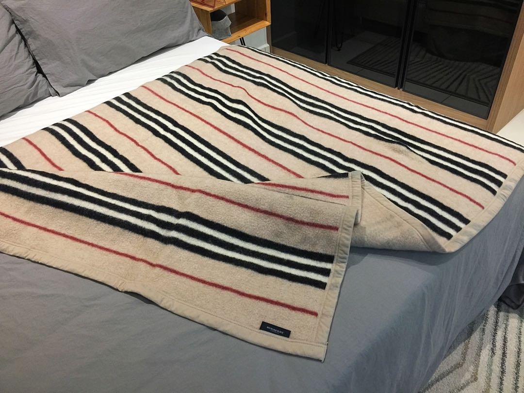 Burberry London Signature Wool Blanket , Furniture & Home Living, Bedding &  Towels on Carousell