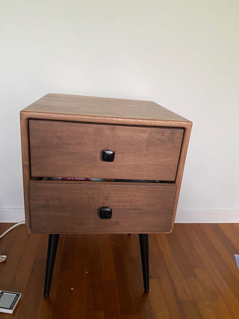 Bedside Table (Category: Tables & Sets) located in Singapore. Submitted by lataj (Listing ID 1173131420, Image 1). Description: Wooden side table in very good condition..