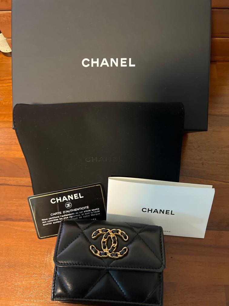 Chanel 19 Medium Flap Wallet In Grey Lambskin SOLD