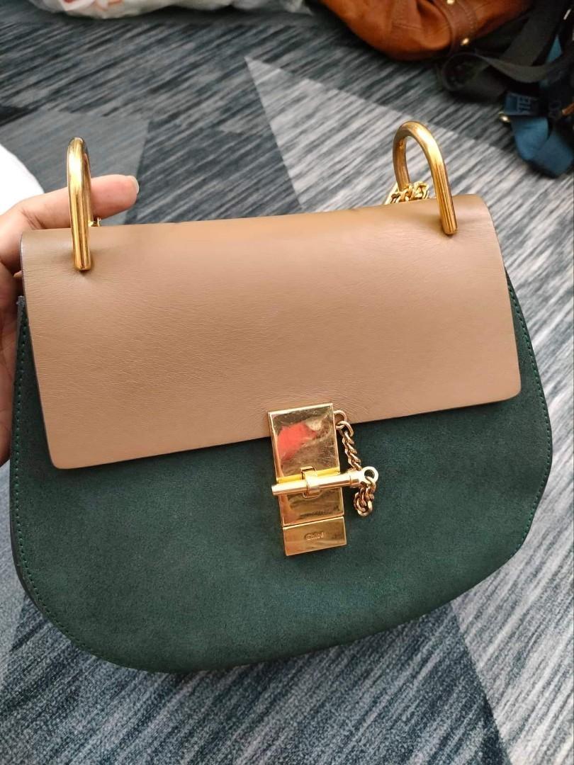 Chloe Drew medium size (Category: Luxury Bags & Wallets) located in Iligan City. Submitted by maryglenlorenzo (Listing ID 1173124912, Image 2). Description: pre loved medium size can fit long wallet no damage with minimal sign of use pm me for more detail info thank you.