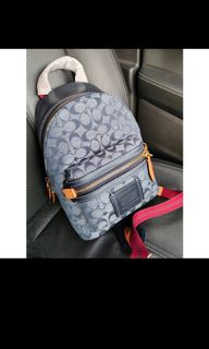 (Category: ) located in . Submitted by Lovey_Bags (Listing ID 1173054293, Image 1). Description: .
