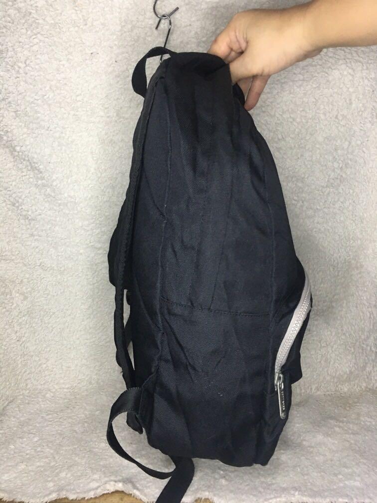 Converse backpack (Category: Backpacks) located in Cainta. Submitted by janilen (Listing ID 1173067386, Image 3). Description: 11.5"x16" With flaws. See pic for details. Ukay source. Manage your expectations.