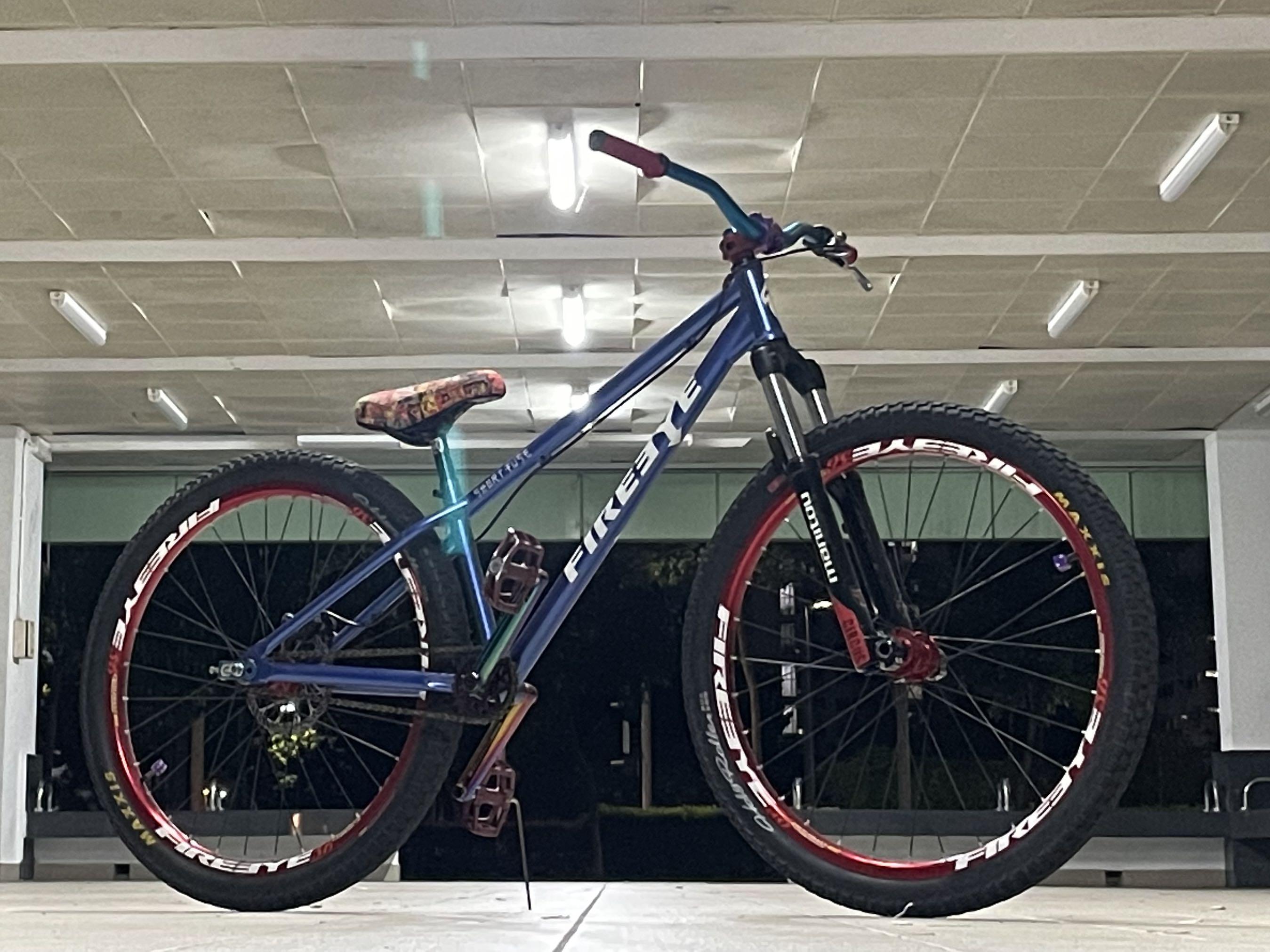 Dirt Jump, Sports Equipment, Bicycles 