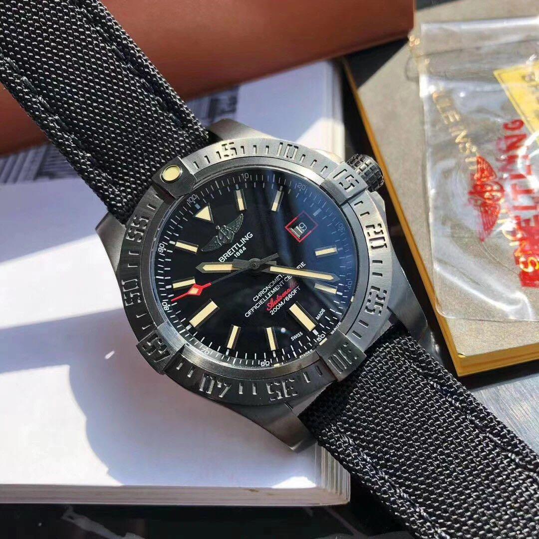 Display set breitling avenger blackbird 44mm titanium