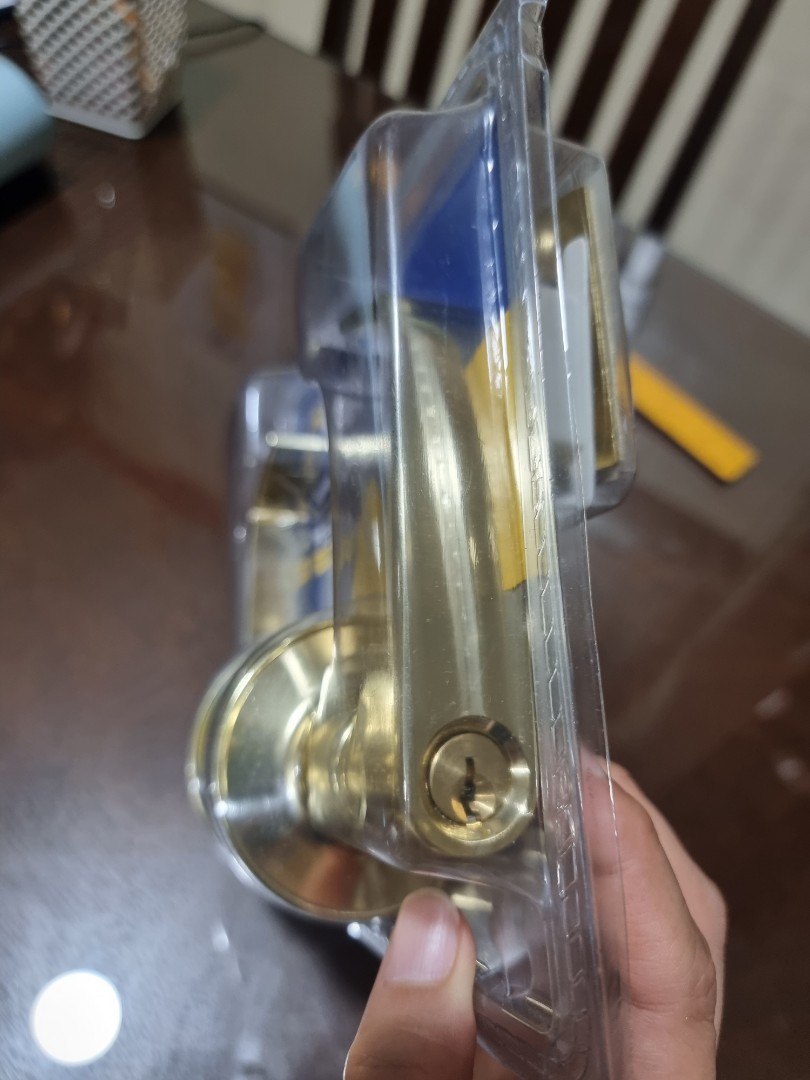 Door Knob (Gold Color), Everything Else, Looking For on Carousell