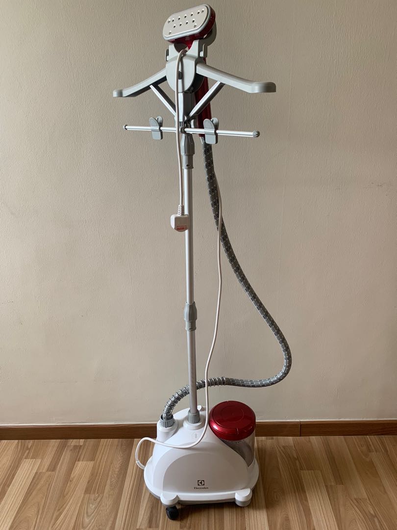 ELECTROLUX GARMENT STEAMER, TV & Home Appliances, Irons & Steamers on