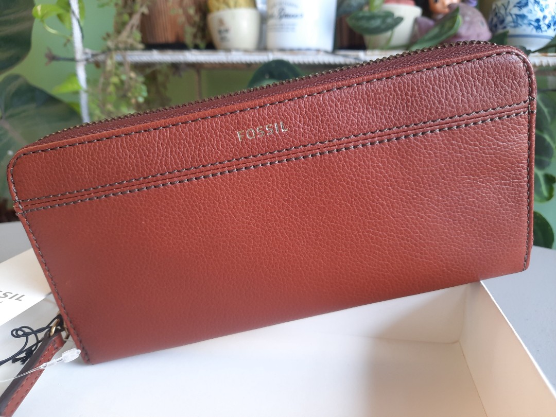 Fossil tiegan sale clutch