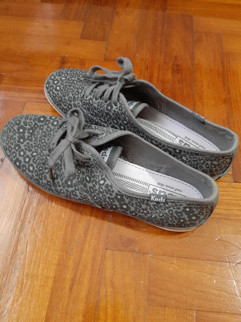 grey keds