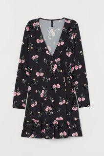 H&M divided floral pattern sleeve mini wrap dress