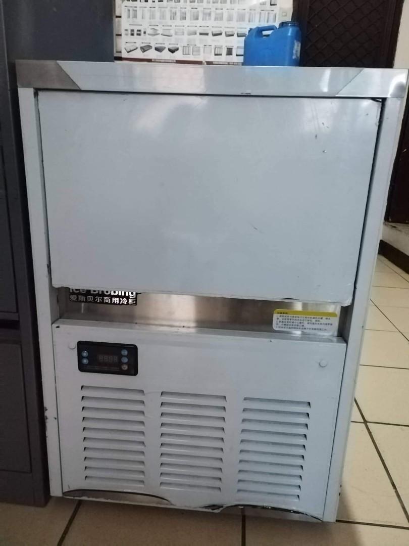 Ice brobing ice maker machine (Category: Refrigerators and Freezers) located in Makati City. Submitted by budgetappliance (Listing ID 1173029302, Image 1). Description: ice brobing ice maker machine 220v 40kg capacity brand new with 1year warranty for inquiries pls text or call 09058994523.