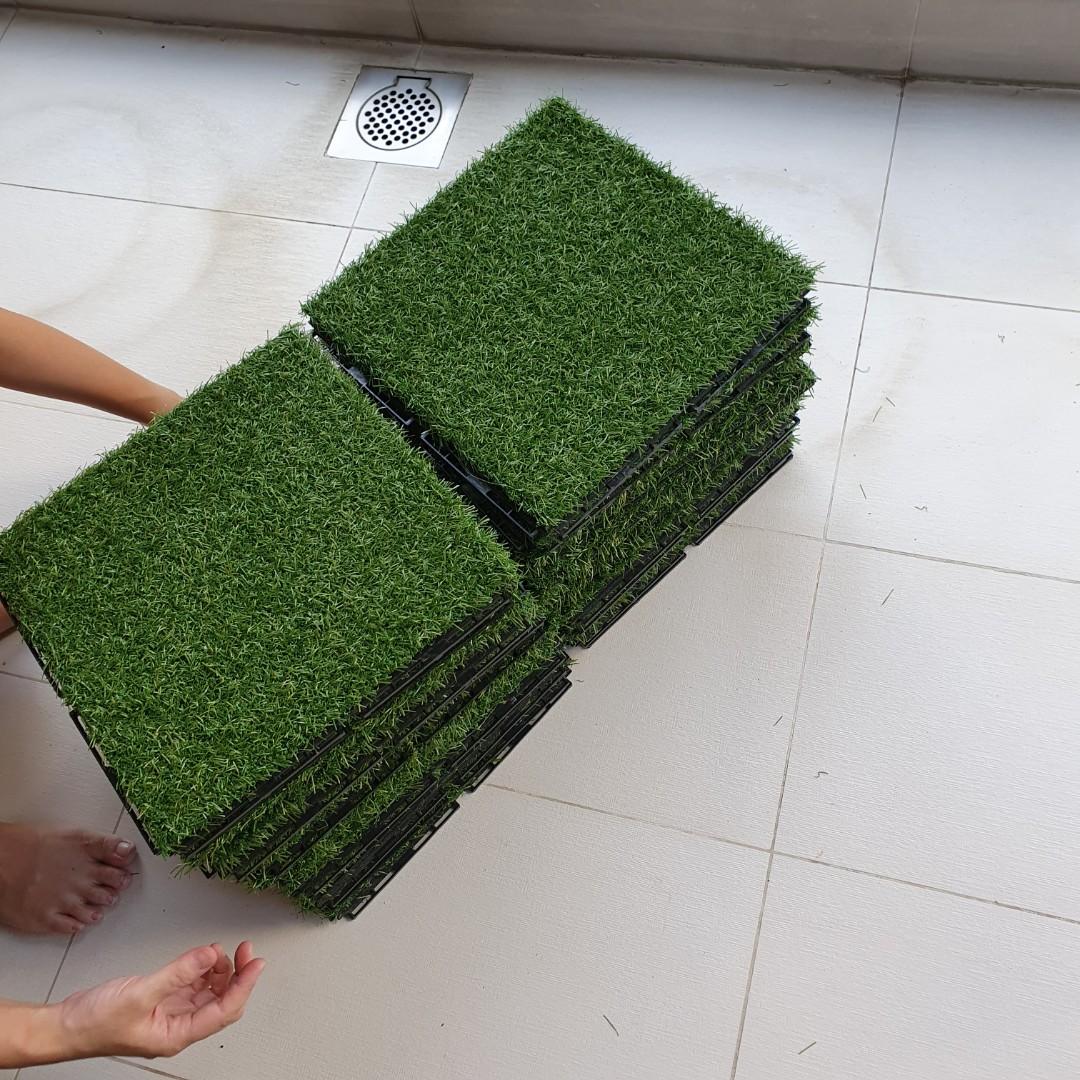 Ikea runnen grass patch tiling outdoor deck balcony tile lawn green