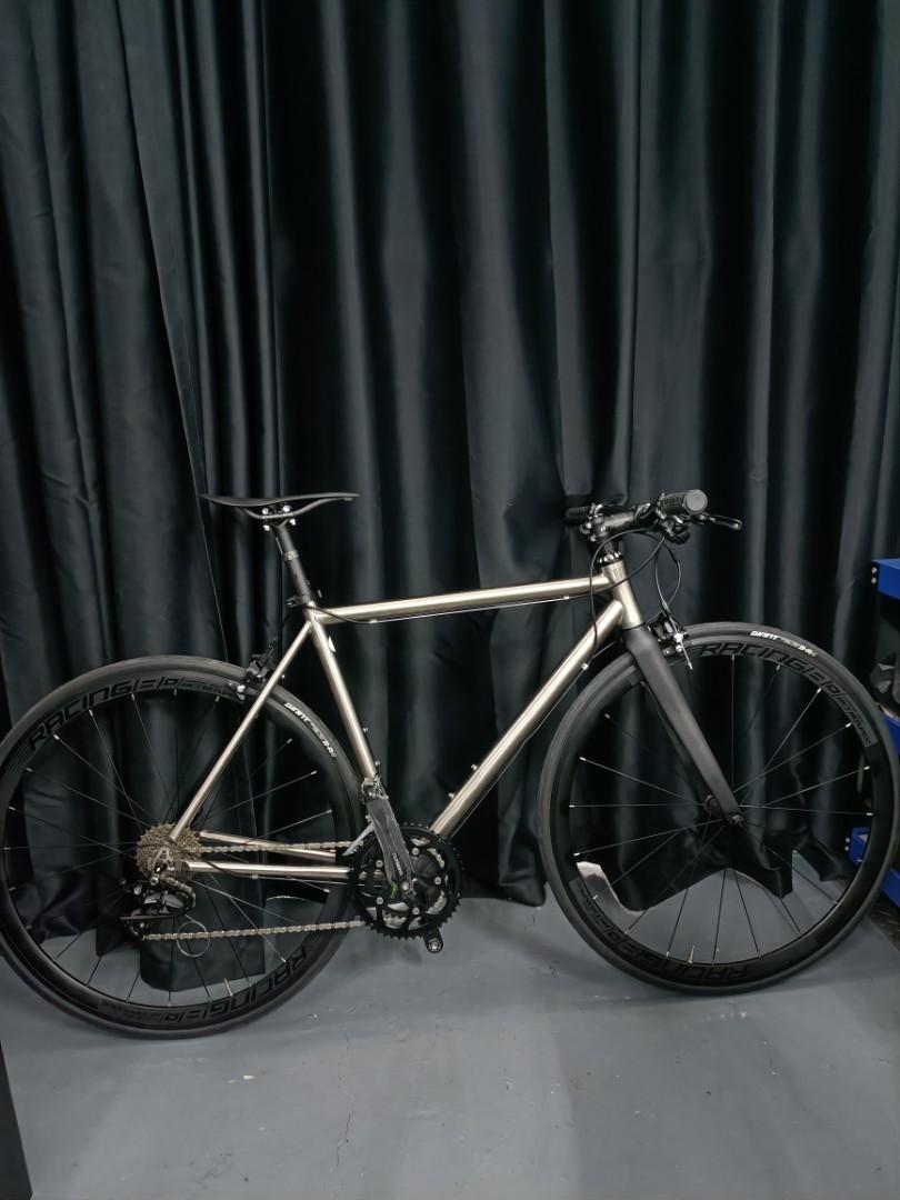 700c deals touring bike