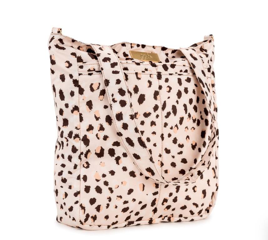 Jujube Be Light Wild Kat (Category: Diaper Bags & Wetbags) located in Makati City. Submitted by chaitealover (Listing ID 1173014913, Image 1). Description: It’s one thing to be light. It’s another to be ultra-crazy, feather light! This awesome tote can pack down so small that you’ll swear it’s not really there ... but it still holds a ton when you need it to. Perfect sized straps and just the right number of pockets. You won’t find a better bag .