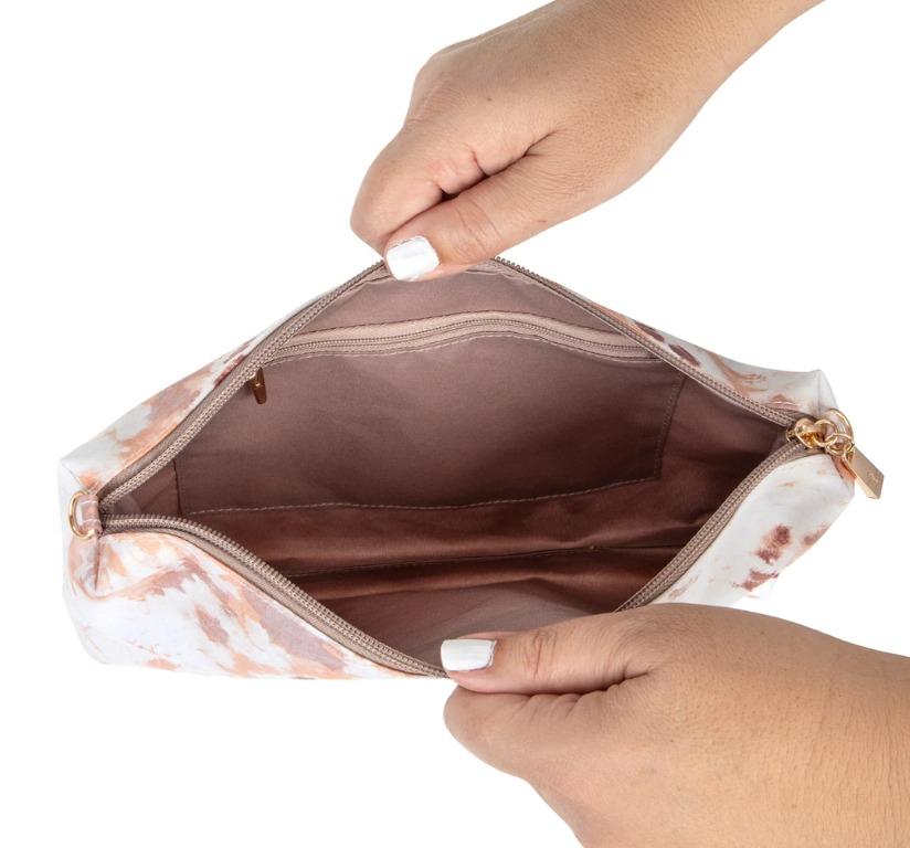 Jujube Be Set To dye for (Category: Diaper Bags & Wetbags) located in Makati City. Submitted by chaitealover (Listing ID 1173050657, Image 2). Description: Get ready to take your organization skills to the next level. This set includes three mini bags that you can use to organize your diaper bag or as standalone bags. When you pack with Be Set, you’ll never have to dig around the bottom of your bag for small items again. The set comes with two de