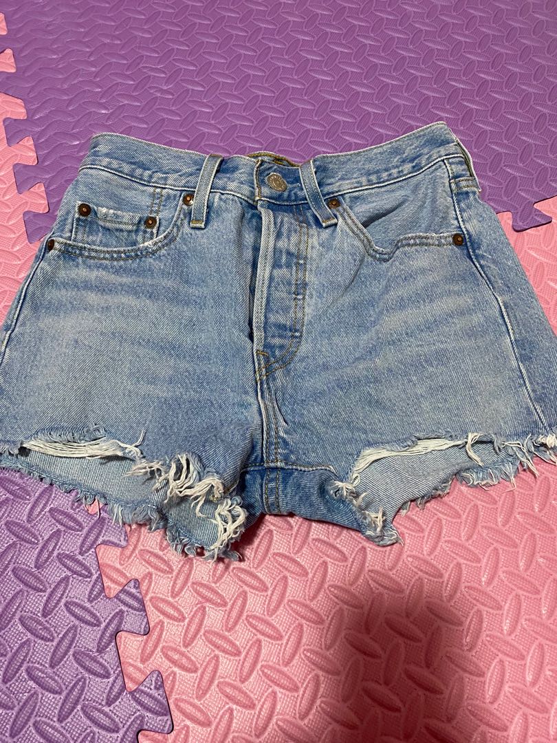 Levis Denim Shorts, Women's Fashion 