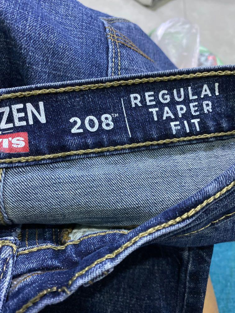 LevisStraightcutJeans (Category: Jeans) located in Makati City. Submitted by decluttermakati (Listing ID 1173095872, Image 3). Description: .