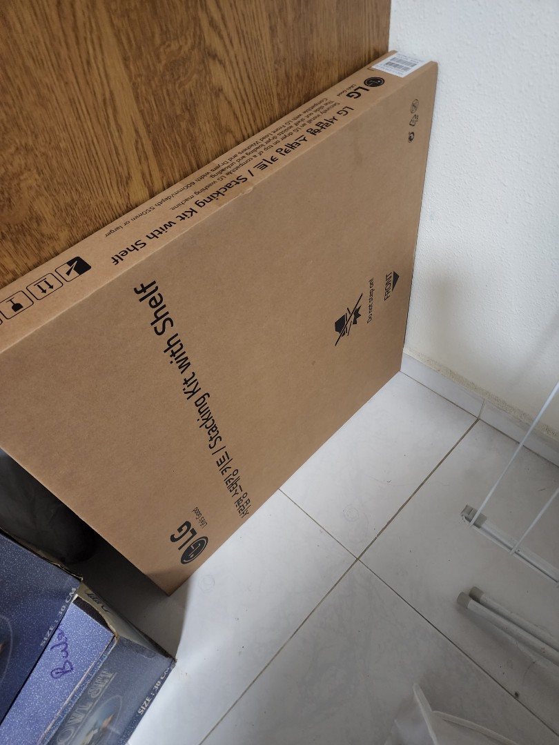 LG stacking kit with shelf, TV & Home Appliances, Washing Machines and