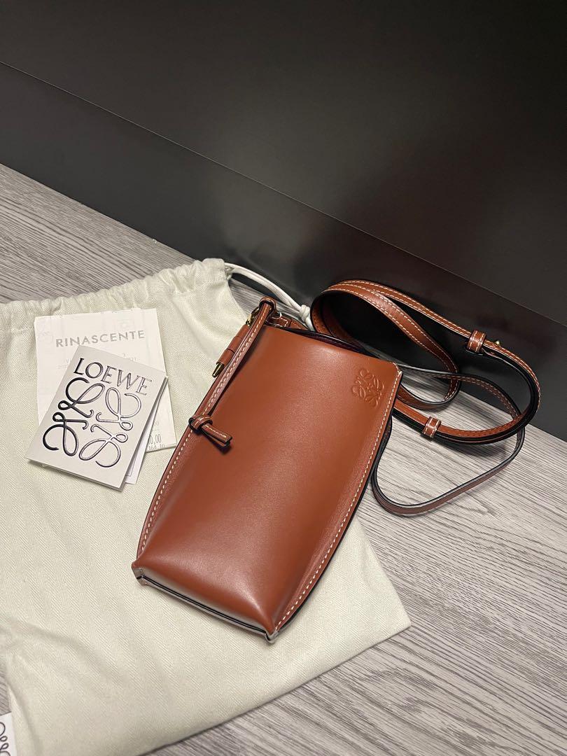 Loewe Gate Phone Bag $3280 (議價不回), 名牌, 手袋及銀包- Carousell