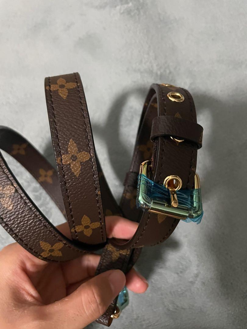 Lv pochette sales metis strap