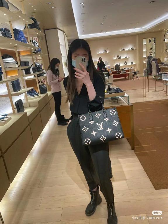 LV/Louis Vuitton ONTHEGO PM small new black full leather tote bag