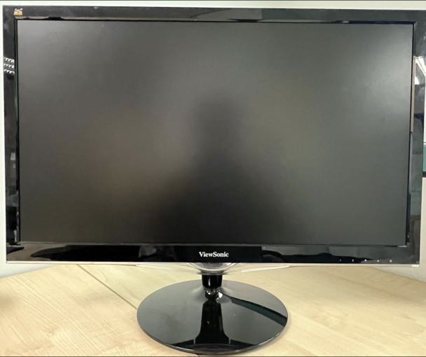 Monitor with HDMI port, Computers & Tech, Desktops on Carousell