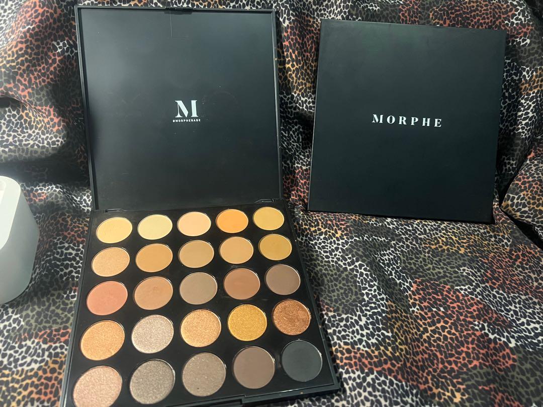 Morphë 25A Eyeshadow Copper Spice (Category: Makeup) located in Cebu City. Submitted by bashie (Listing ID 1173162173, Image 1). Description: CLAIM TO FAME: A 25-pan eyeshadow palette filled with beautiful basics to take you places FAST FACTS: Features a range of shades in necessary neutrals for looks that are naughty or nice; comes in a mix of matte and shimmer finishes; powerfully pigmented formula is crazy creamy and beyond blendable Shades in