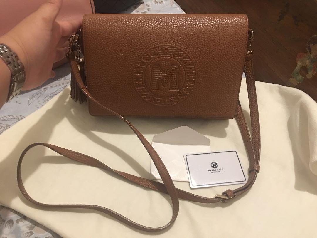 Original metrocity (Category: Luxury Bags & Wallets) located in Naga. Submitted by luckyjewels (Listing ID 1172990174, Image 1). Description: Fixed price .