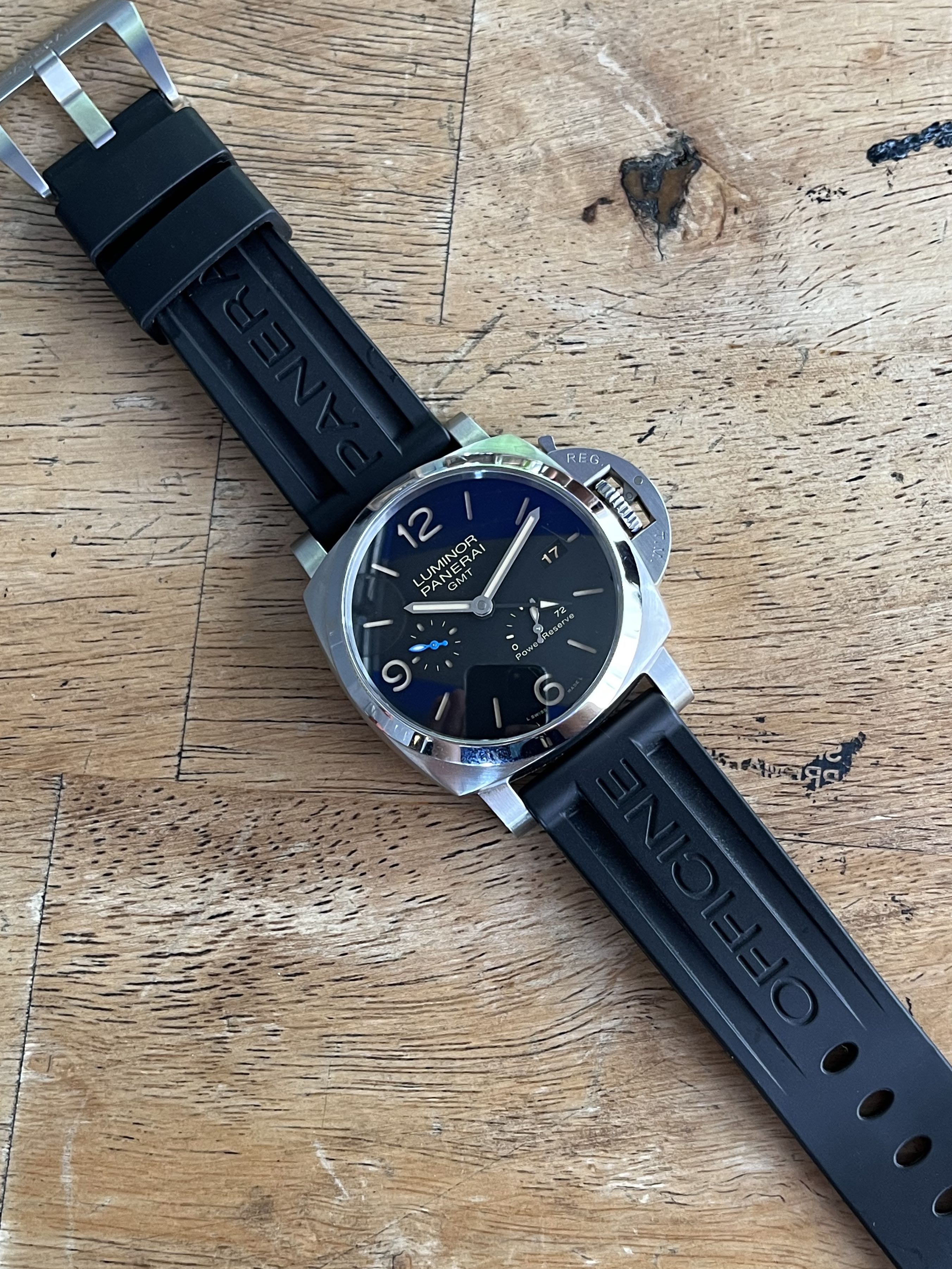 Panerai luminor sales gmt rubber strap