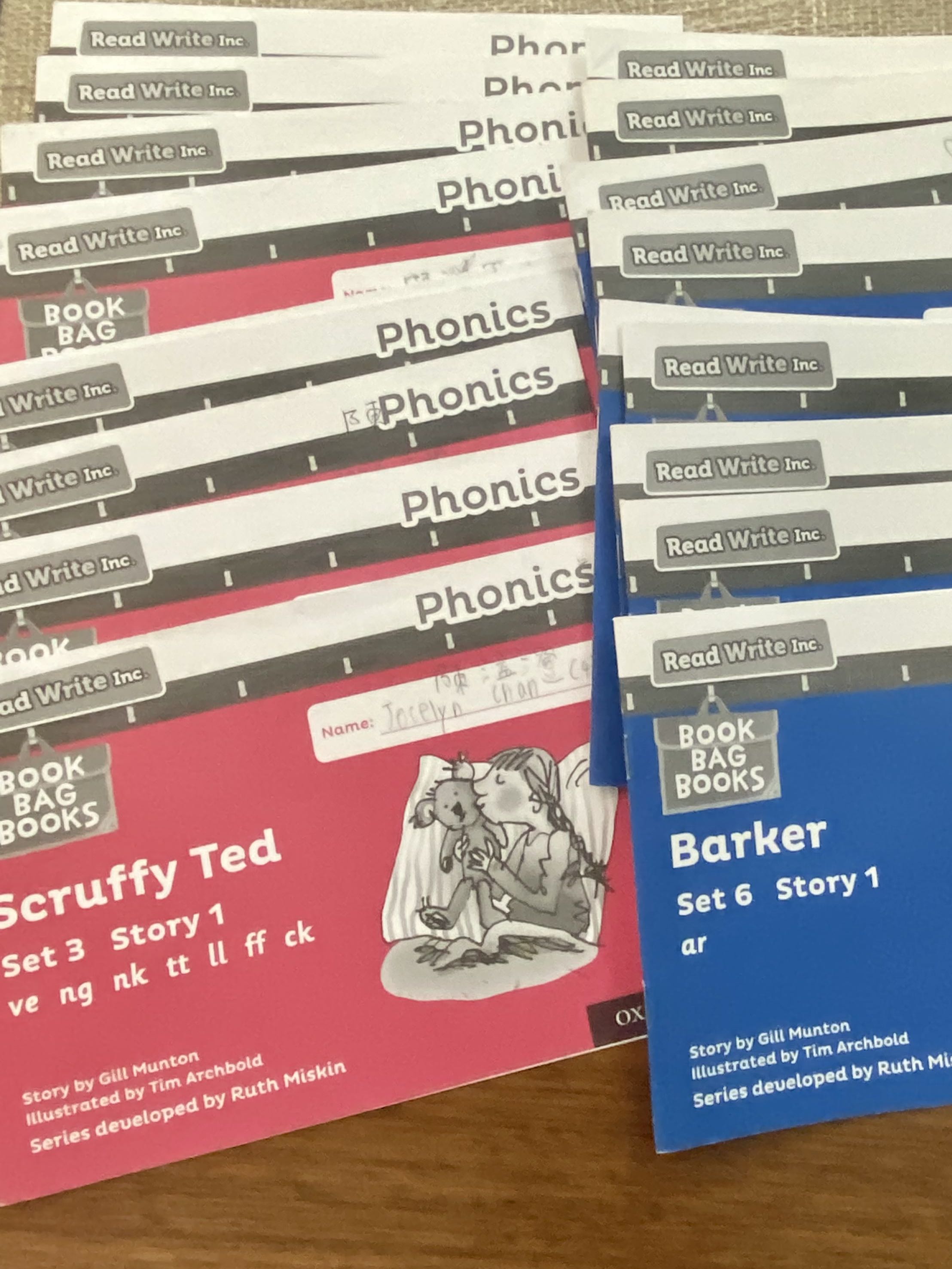 RWI book bags books Set 3 and Set 6, 興趣及遊戲, 書本 & 文具, 教科書 Carousell