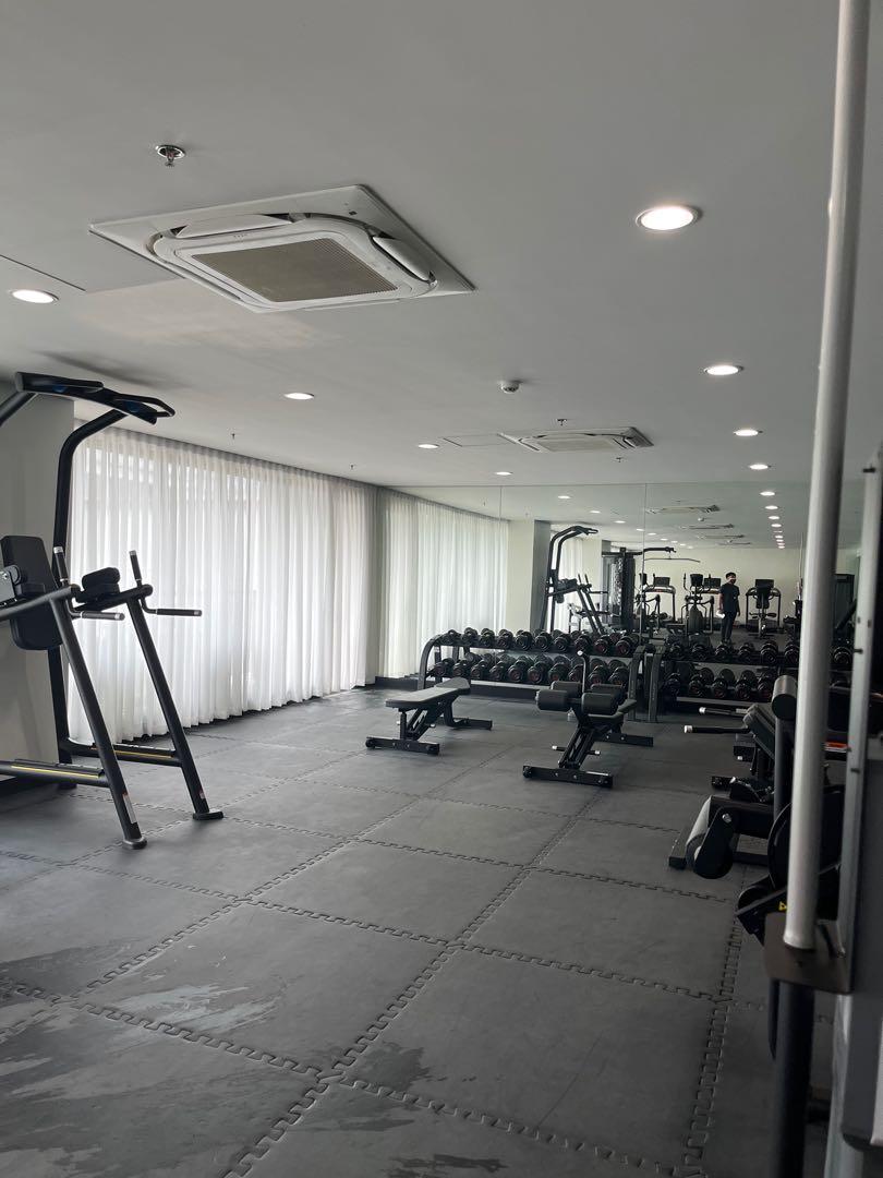S / Shell/ Shore 2/Shore Residences For Lease (Category: Apartments & Condos) located in Muntinlupa City. Submitted by ninapgonzales (Listing ID 1173046056, Image 3). Description: For Lease 1.Shell Tower A-10th floor No Balcony- Facing Moa 1BR-32sqm === 2.Shore 2 Tower 2 Interiored with balcony 19th floor ==== 4.Shore Tower D (2units available) 1BR with balcony-14th floor- 1 BR No balcony-7th floor- === 5.S Residences Tower 1 With balcony === Sho