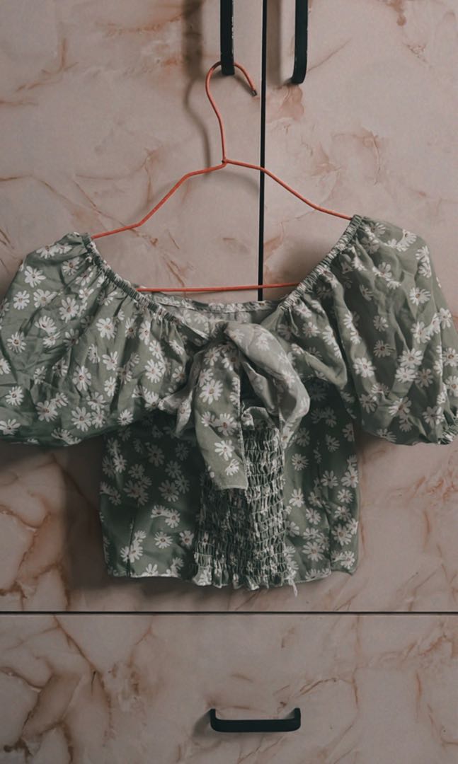 Sage Green Floral Off Shoulder Crop Top, Women's Fashion, Tops, Blouses ...