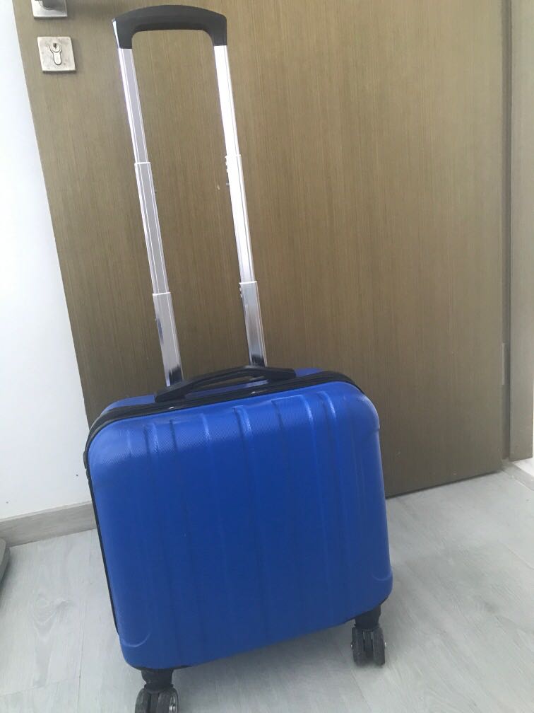 55cm x 40cm x 23cm luggage