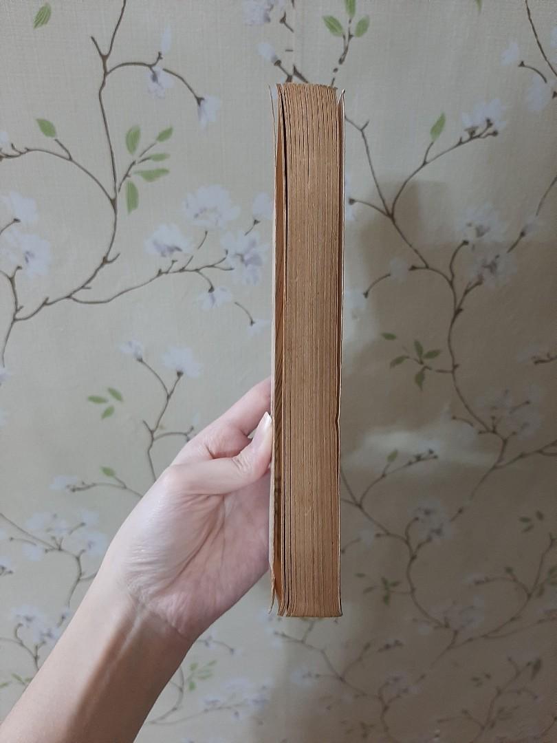 Tuesdays with Morrie by Mitch Albom (Category: Storybooks) located in Mandaluyong City. Submitted by from.soph (Listing ID 1173142827, Image 2). Description: flaw: tanned edges MoP: GCash MoD: Grab, GoGo Xpress (shouldered by buyer) DM for more inquiries or pictures.