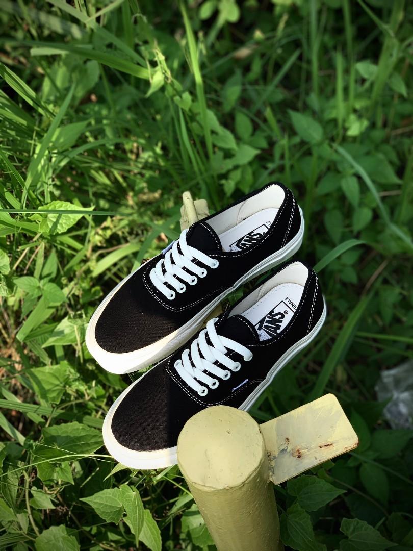 VANS AUTHENTIC VAULT OG BLACK WHITE