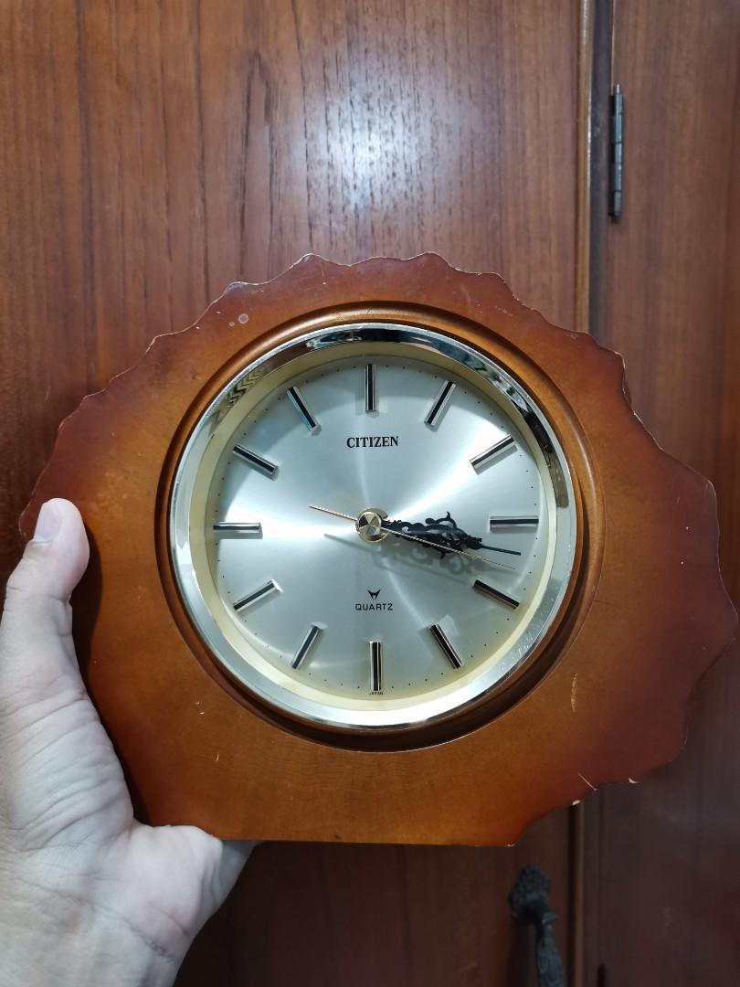 Vintage Citizen Wooden Clock Big (Category: Clocks) located in Carmona. Submitted by rpute (Listing ID 1173050991, Image 1). Description: No Battery Cover.