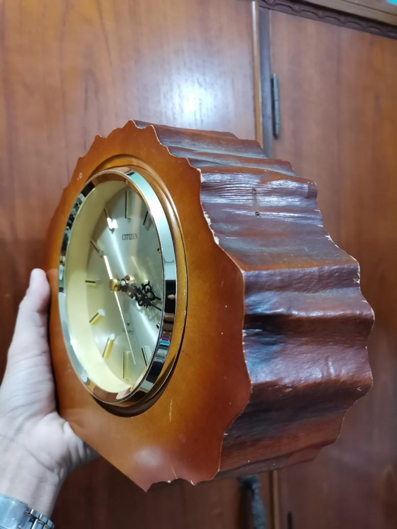 Vintage Citizen Wooden Clock Big (Category: Clocks) located in Carmona. Submitted by rpute (Listing ID 1173050991, Image 2). Description: No Battery Cover.