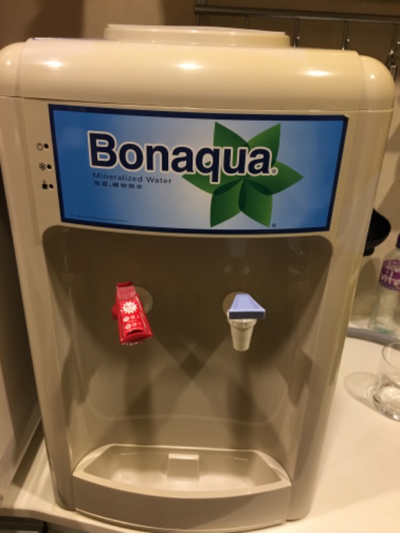 Water dispenser Bonaqua, 家庭電器, 廚房電器, 濾水器及飲水機 Carousell