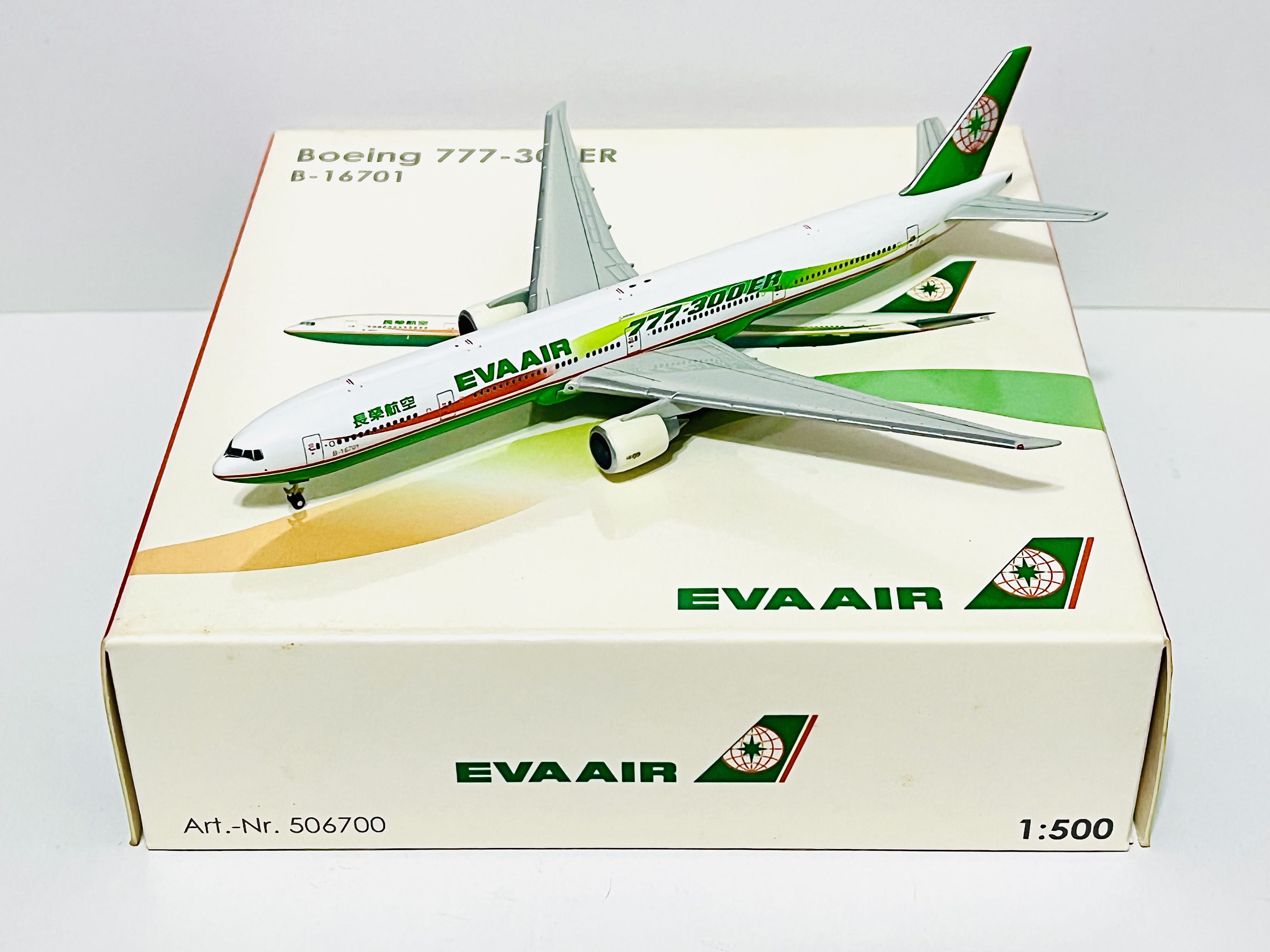 EVA AIR エバー航空 B777-300ER 1:200 飛行機模型